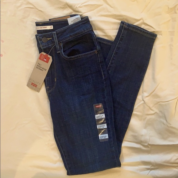 LEVI’s 721 High-Rise Skinny Jeans - Picture 3 of 3